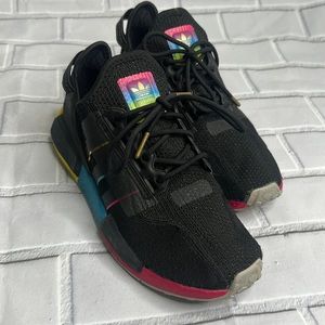 adidas NMD R1 V2
Tokyo Nights